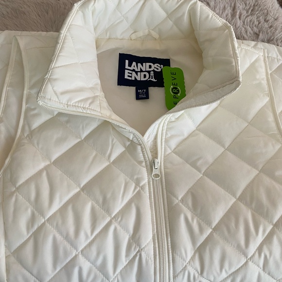 LANDS’ END winter white ivory creme Puffer vest Size M NWT - Picture 3 of 10